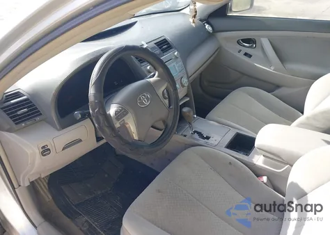 2007 Toyota Camry Ce/Le/Xle/Se z USA, uszkodzony, nr VIN 4T1BE46K27U103722